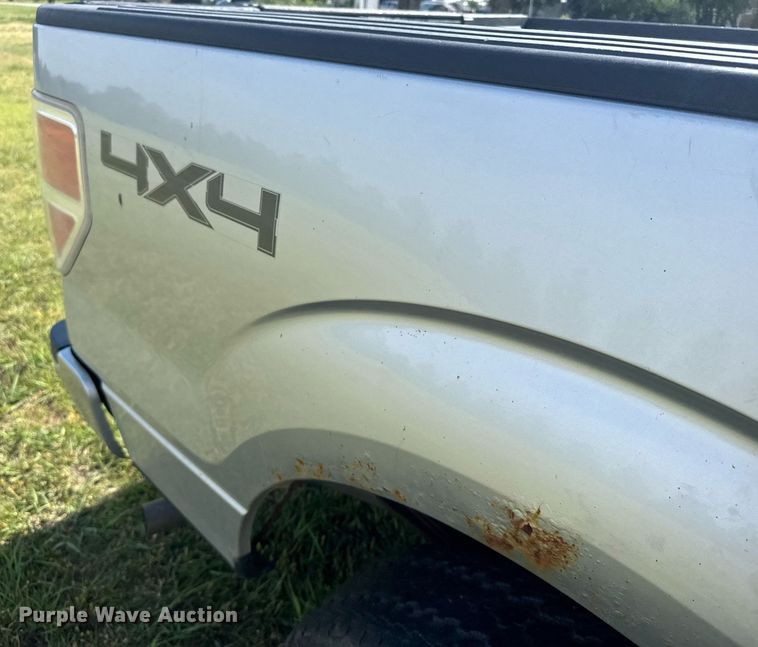 image for item DX3830 2010 Ford F150 SuperCab pickup truck