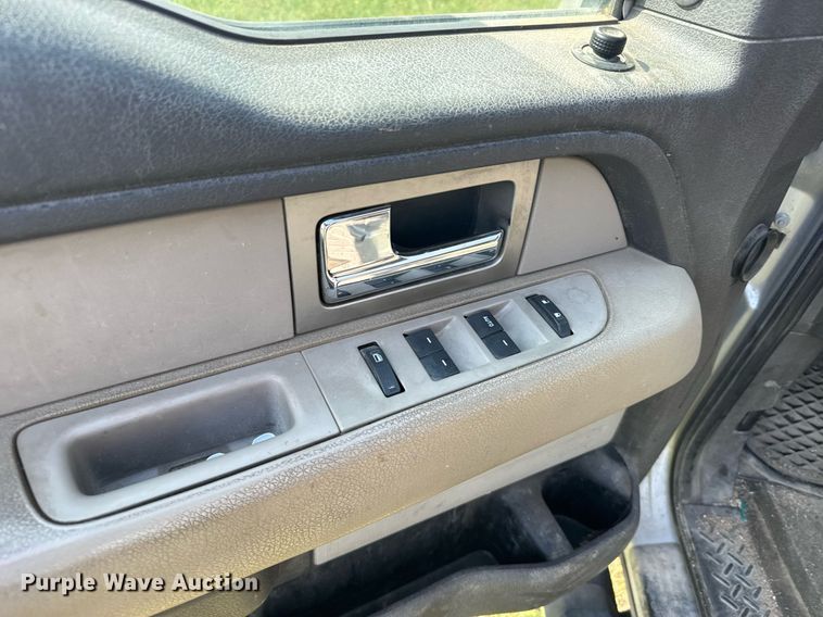 image for item DX3830 2010 Ford F150 SuperCab pickup truck