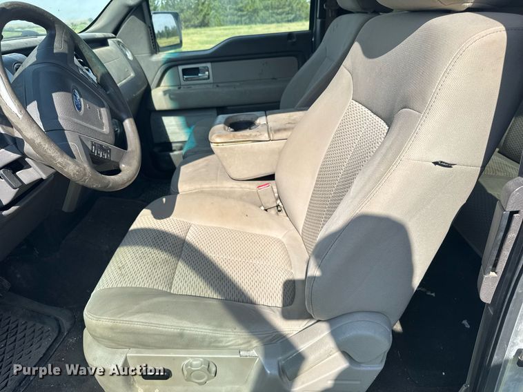 image for item DX3830 2010 Ford F150 SuperCab pickup truck