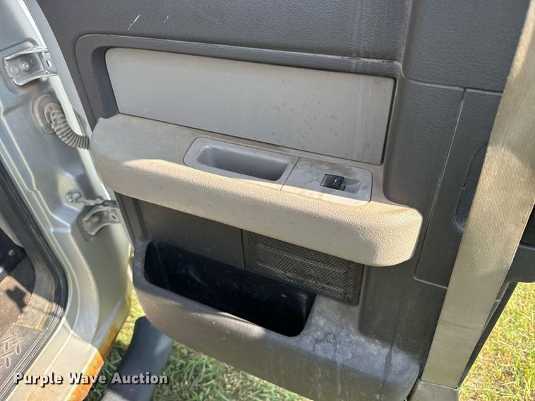 image for item DX3830 2010 Ford F150 SuperCab pickup truck