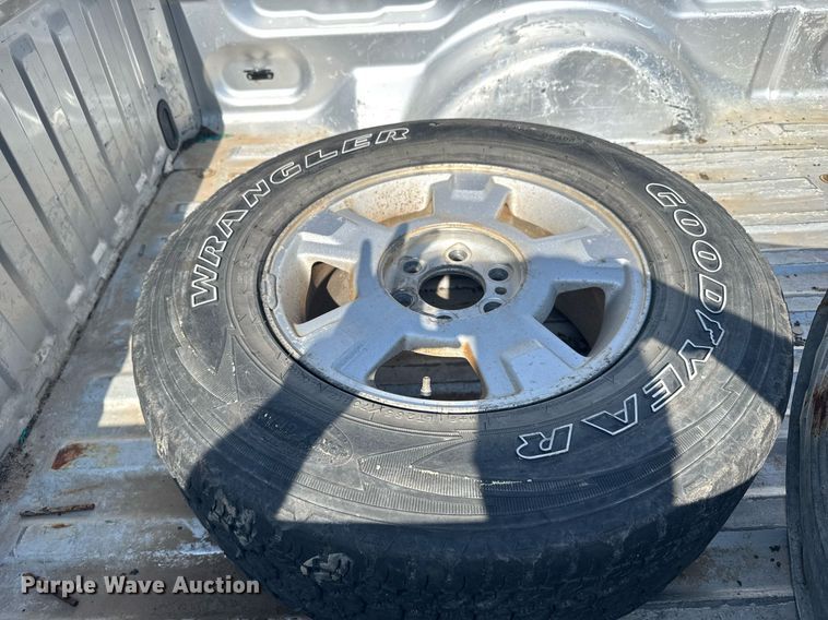 image for item DX3830 2010 Ford F150 SuperCab pickup truck