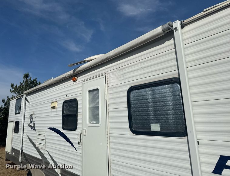 image for item DX3835 2007 Palomino 30FQSS camper