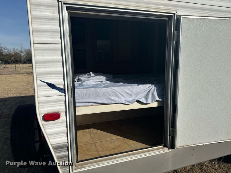 image for item DX3835 2007 Palomino 30FQSS camper