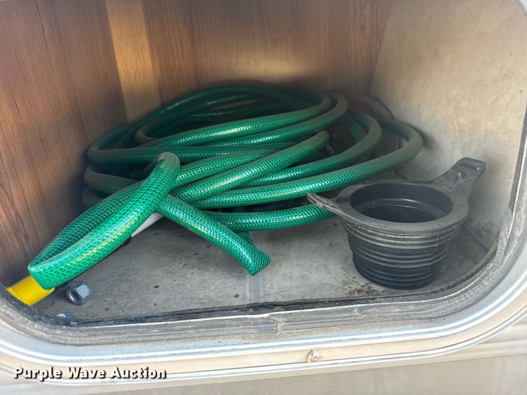 image for item DX3835 2007 Palomino 30FQSS camper