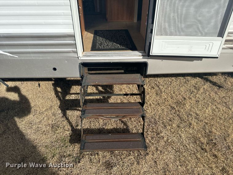 image for item DX3835 2007 Palomino 30FQSS camper