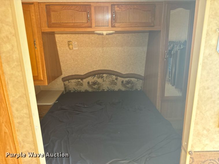 image for item DX3835 2007 Palomino 30FQSS camper