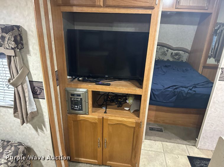 image for item DX3835 2007 Palomino 30FQSS camper