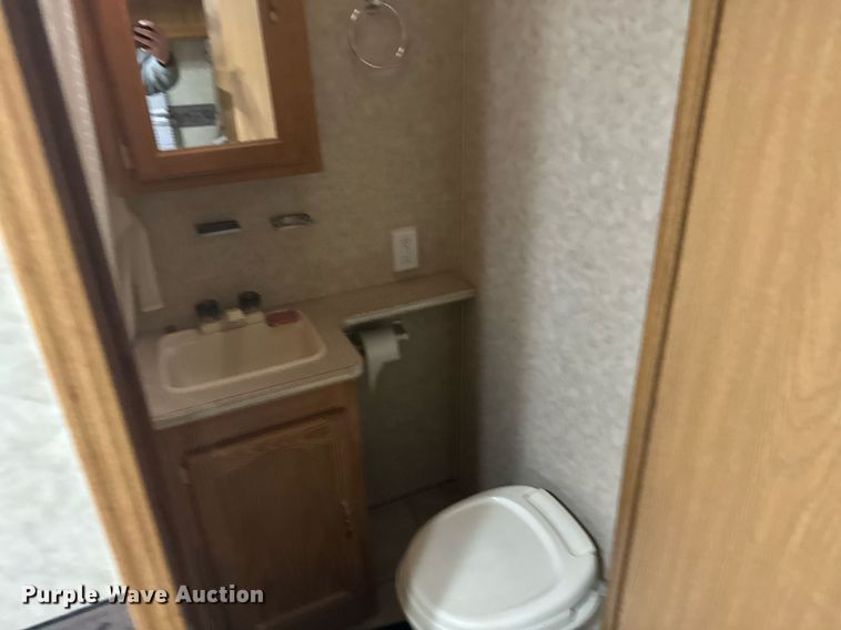 image for item DX3835 2007 Palomino 30FQSS camper