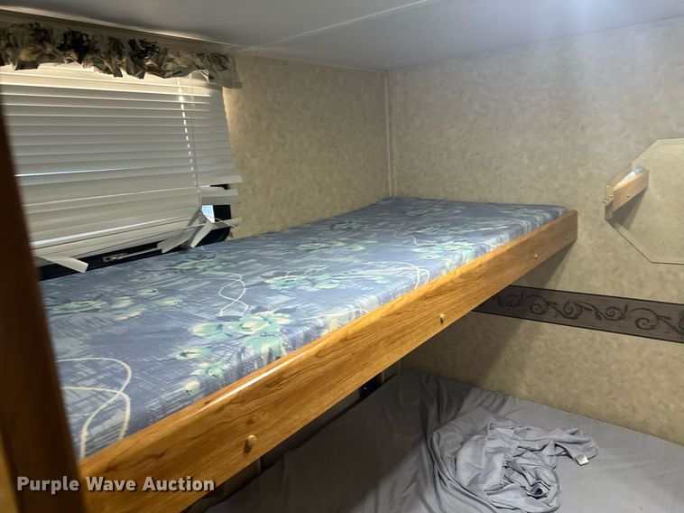 image for item DX3835 2007 Palomino 30FQSS camper