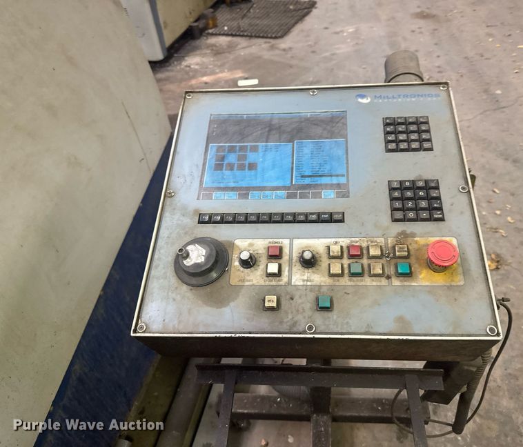 image for item DX3915 Milltronics RH33XP CNC mill