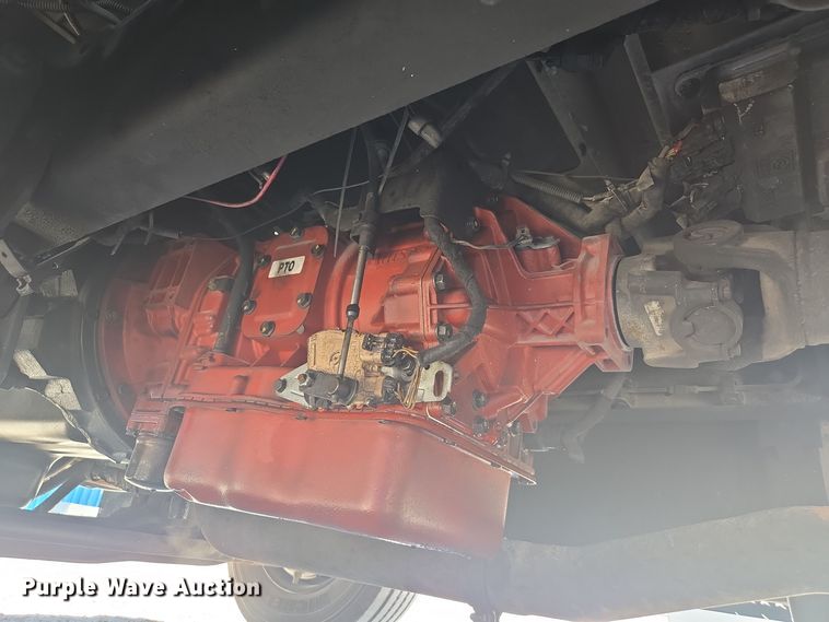 image for item EC3453 2002 International  4300 flatbed truck