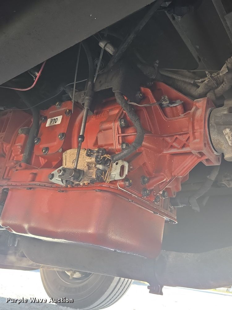 image for item EC3453 2002 International  4300 flatbed truck