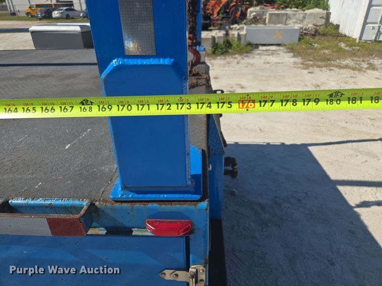 image for item EC3453 2002 International  4300 flatbed truck