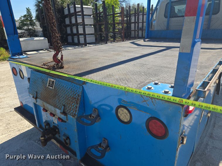 image for item EC3453 2002 International  4300 flatbed truck