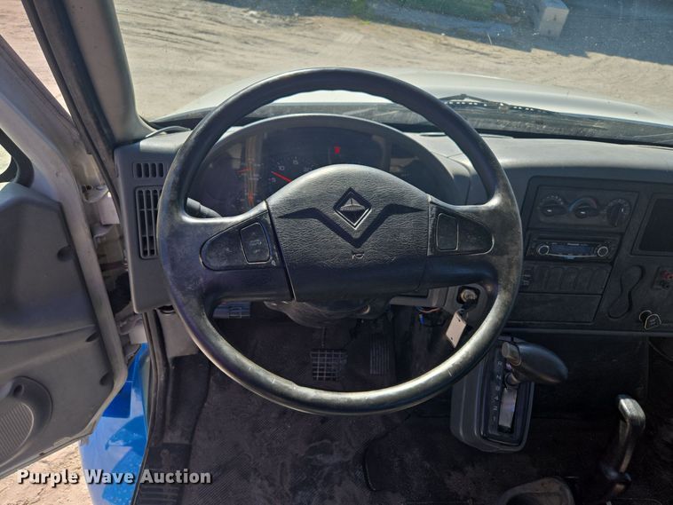 image for item EC3453 2002 International  4300 flatbed truck