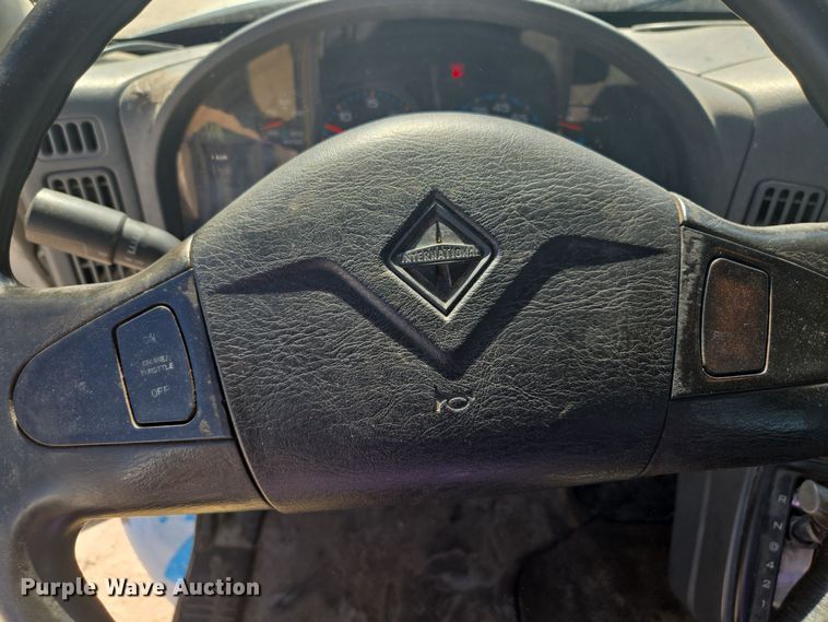 image for item EC3453 2002 International  4300 flatbed truck