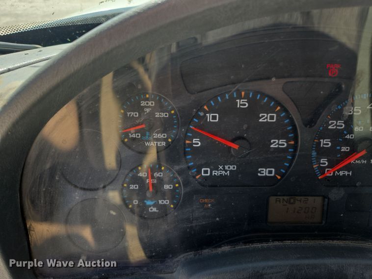 image for item EC3453 2002 International  4300 flatbed truck