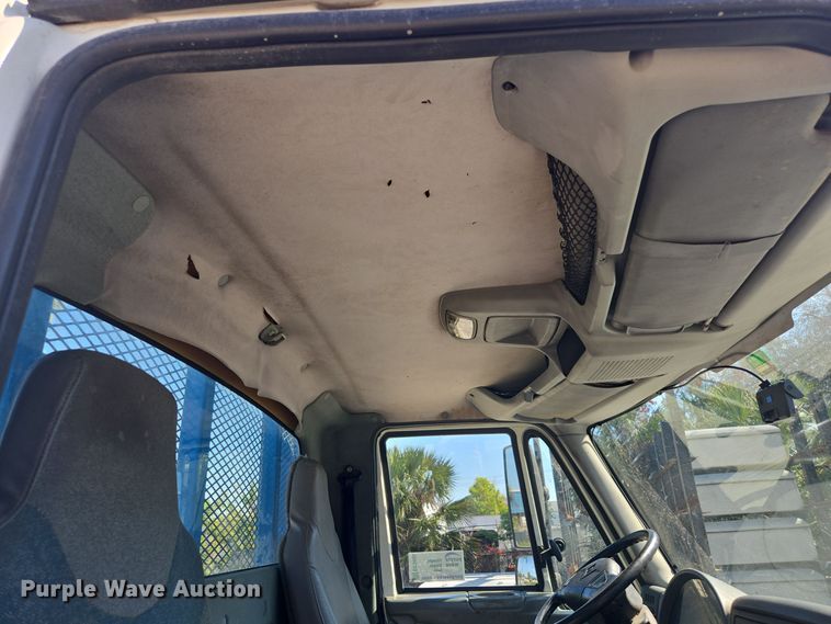 image for item EC3453 2002 International  4300 flatbed truck