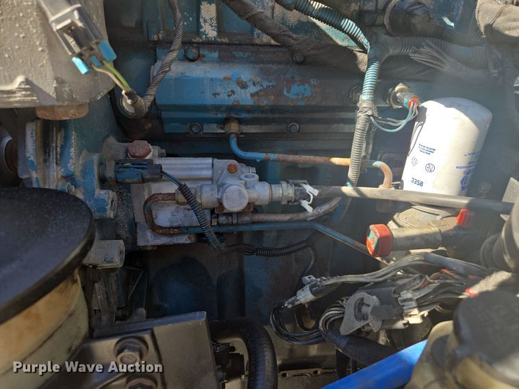 image for item EC3453 2002 International  4300 flatbed truck