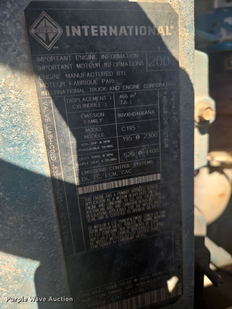 image for item EC3453 2002 International  4300 flatbed truck