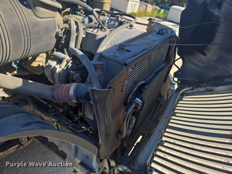 image for item EC3453 2002 International  4300 flatbed truck