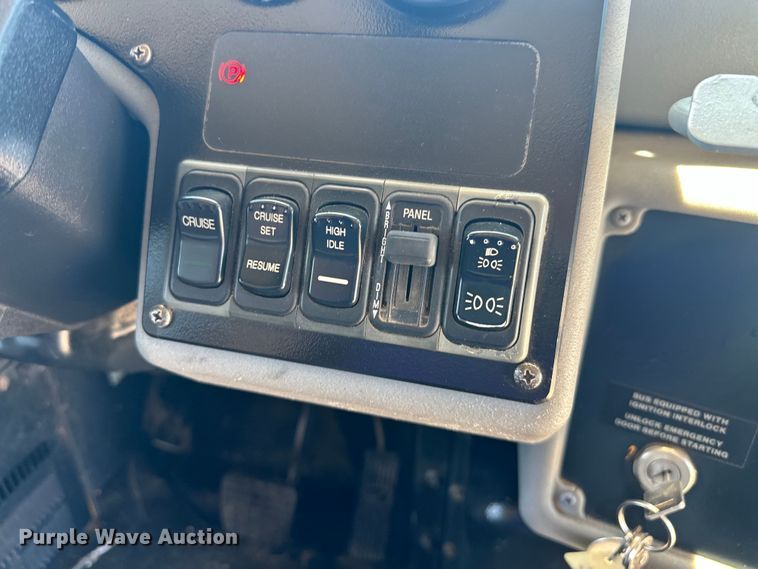 image for item EG1664 2005 Blue Bird Vision school bus