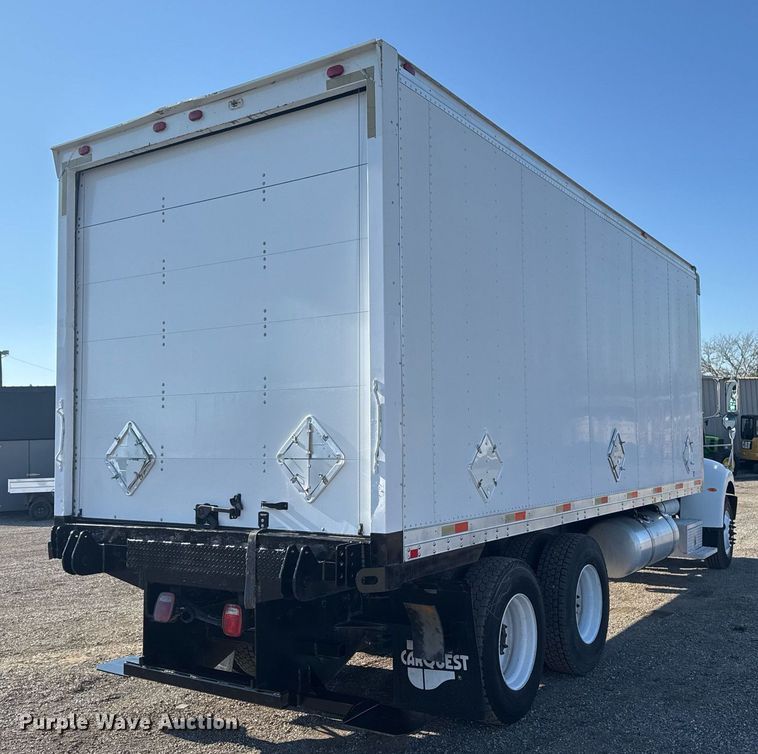 image for item EG2229 2006 Peterbilt 335 box truck