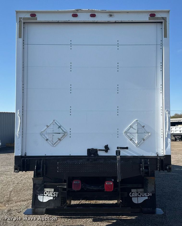 image for item EG2229 2006 Peterbilt 335 box truck