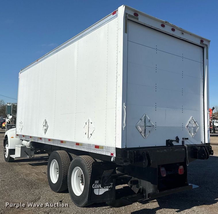 image for item EG2229 2006 Peterbilt 335 box truck