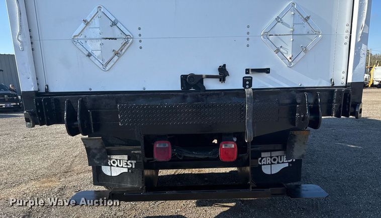 image for item EG2229 2006 Peterbilt 335 box truck