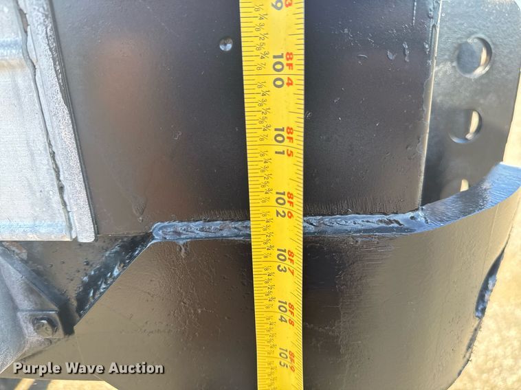 image for item EG2229 2006 Peterbilt 335 box truck