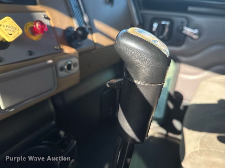 image for item EG2229 2006 Peterbilt 335 box truck