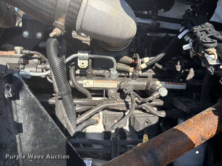 image for item EG2229 2006 Peterbilt 335 box truck