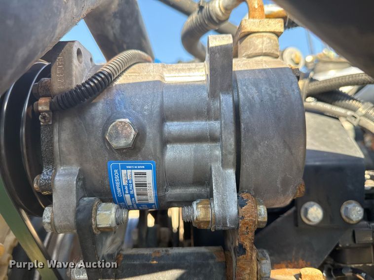 image for item EG2229 2006 Peterbilt 335 box truck