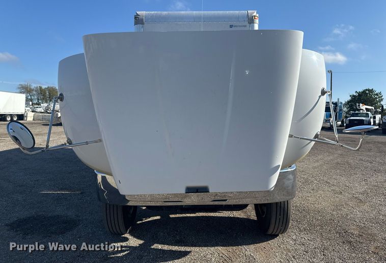 image for item EG2229 2006 Peterbilt 335 box truck