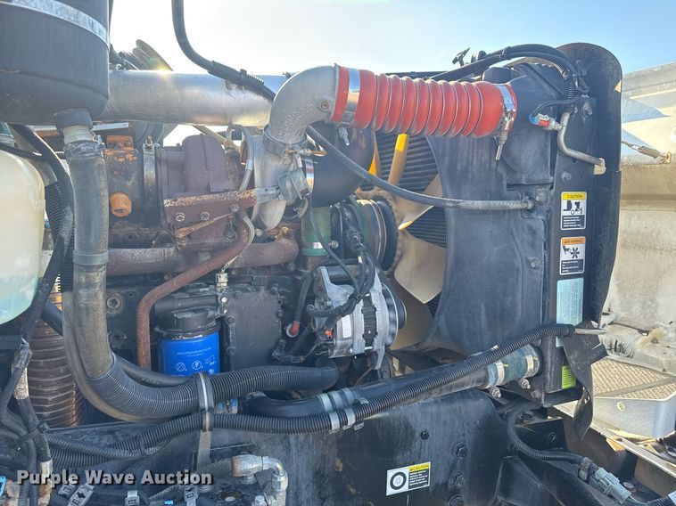 image for item EG2229 2006 Peterbilt 335 box truck