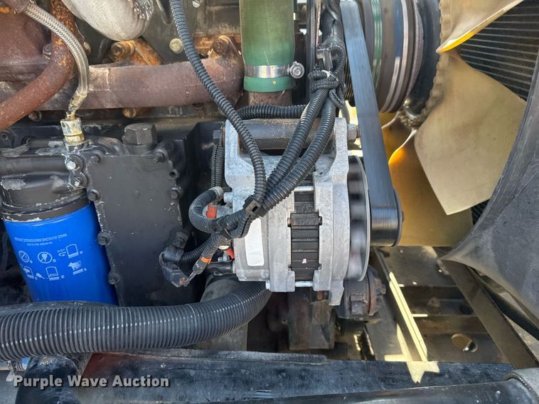 image for item EG2229 2006 Peterbilt 335 box truck