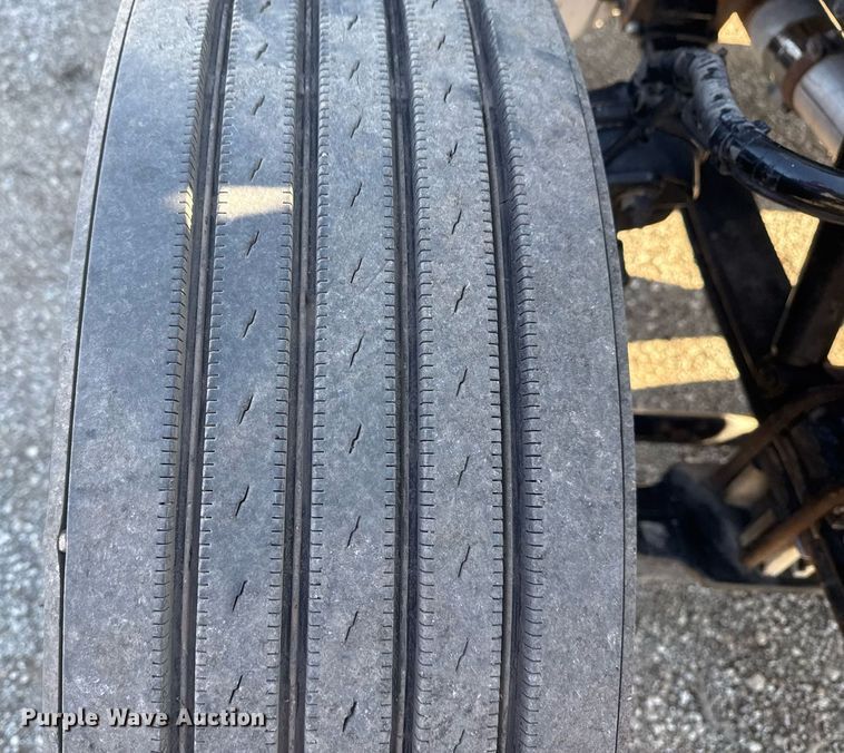 image for item EG2229 2006 Peterbilt 335 box truck