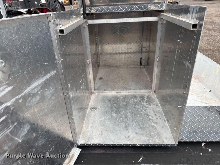 image for item EG2253 2018 John Deere Gator utility vehicle