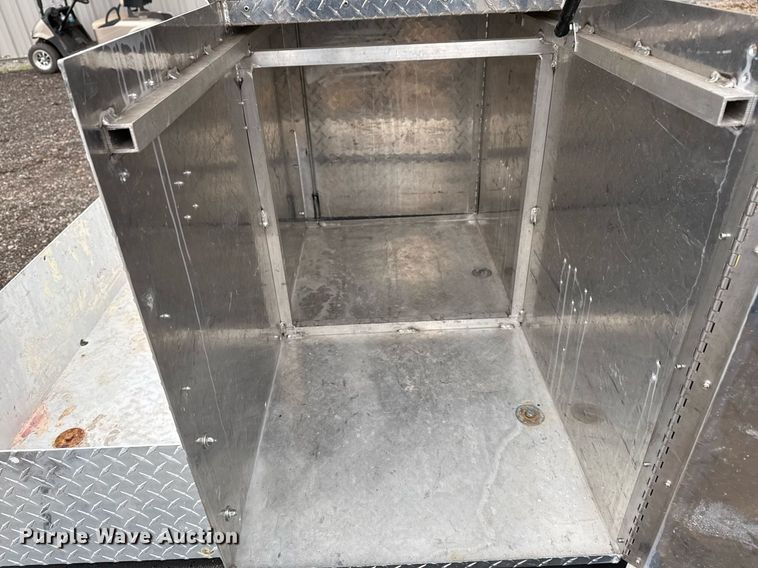 image for item EG2253 2018 John Deere Gator utility vehicle