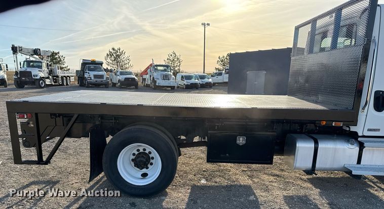 image for item EG2348 2004 Freightliner Business Class M2 flatbed truck