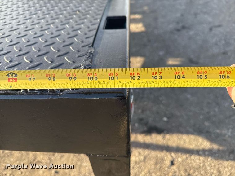 image for item EG2348 2004 Freightliner Business Class M2 flatbed truck