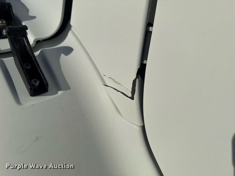 image for item EG2348 2004 Freightliner Business Class M2 flatbed truck