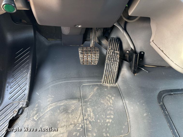 image for item EG2348 2004 Freightliner Business Class M2 flatbed truck