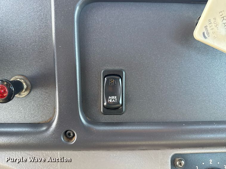 image for item EG2348 2004 Freightliner Business Class M2 flatbed truck