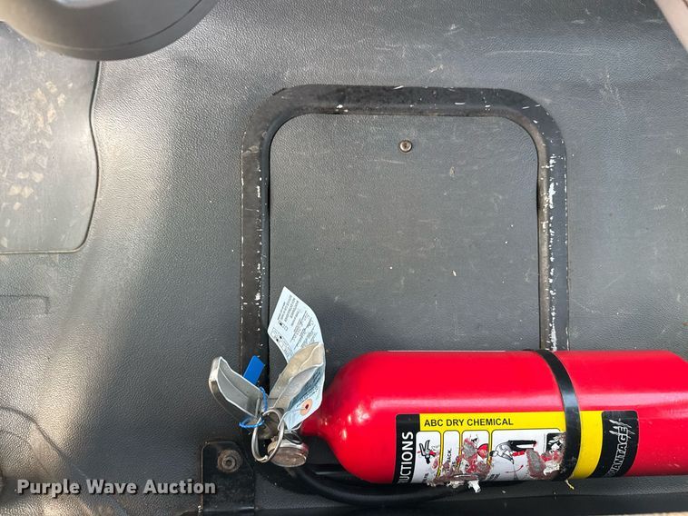 image for item EG2348 2004 Freightliner Business Class M2 flatbed truck