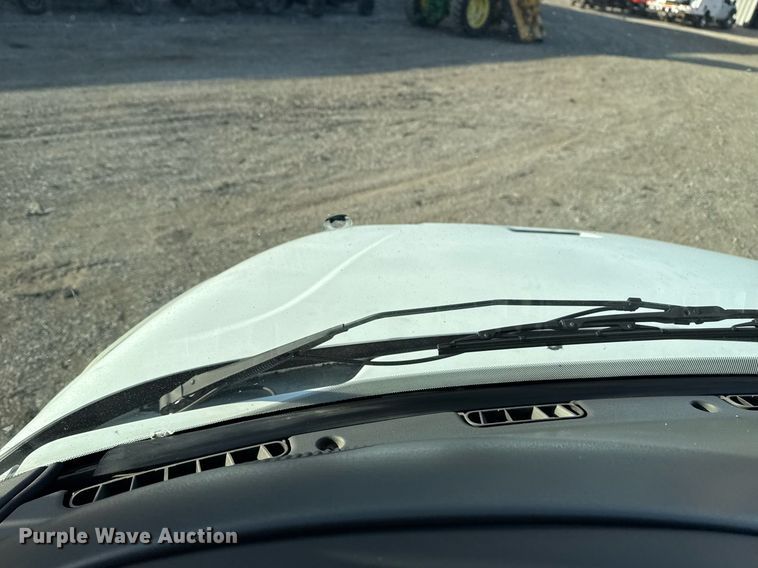 image for item EG2348 2004 Freightliner Business Class M2 flatbed truck