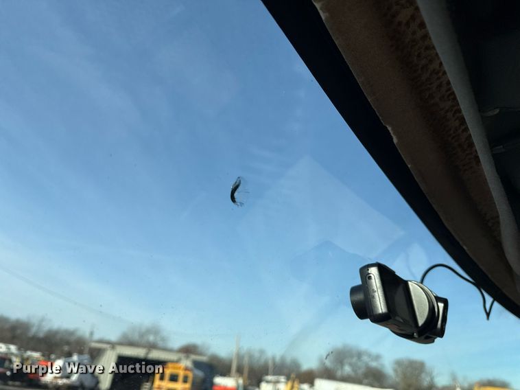 image for item EG2348 2004 Freightliner Business Class M2 flatbed truck