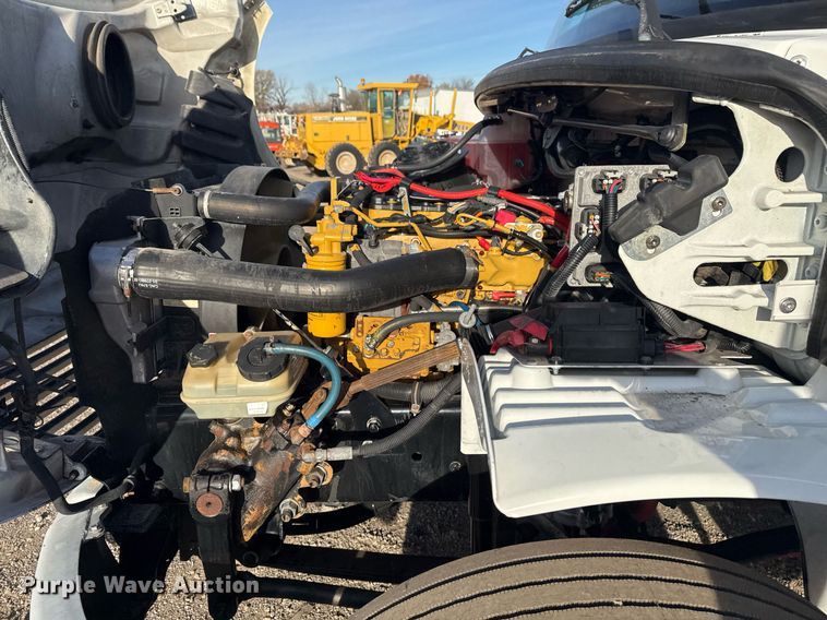 image for item EG2348 2004 Freightliner Business Class M2 flatbed truck