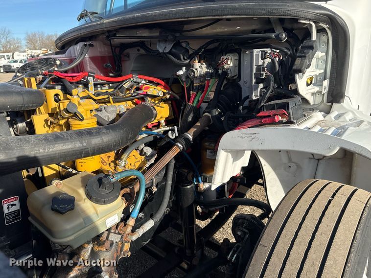 image for item EG2348 2004 Freightliner Business Class M2 flatbed truck